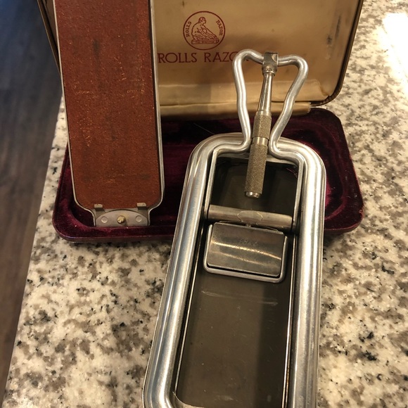 Antique Rolls Razor - Picture 4 of 10